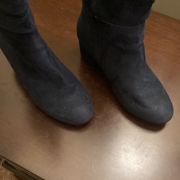 Refresh Navy Faux Suede Boots, size 8.5 pull on with 1/2 zipper - Picture 2 of 16